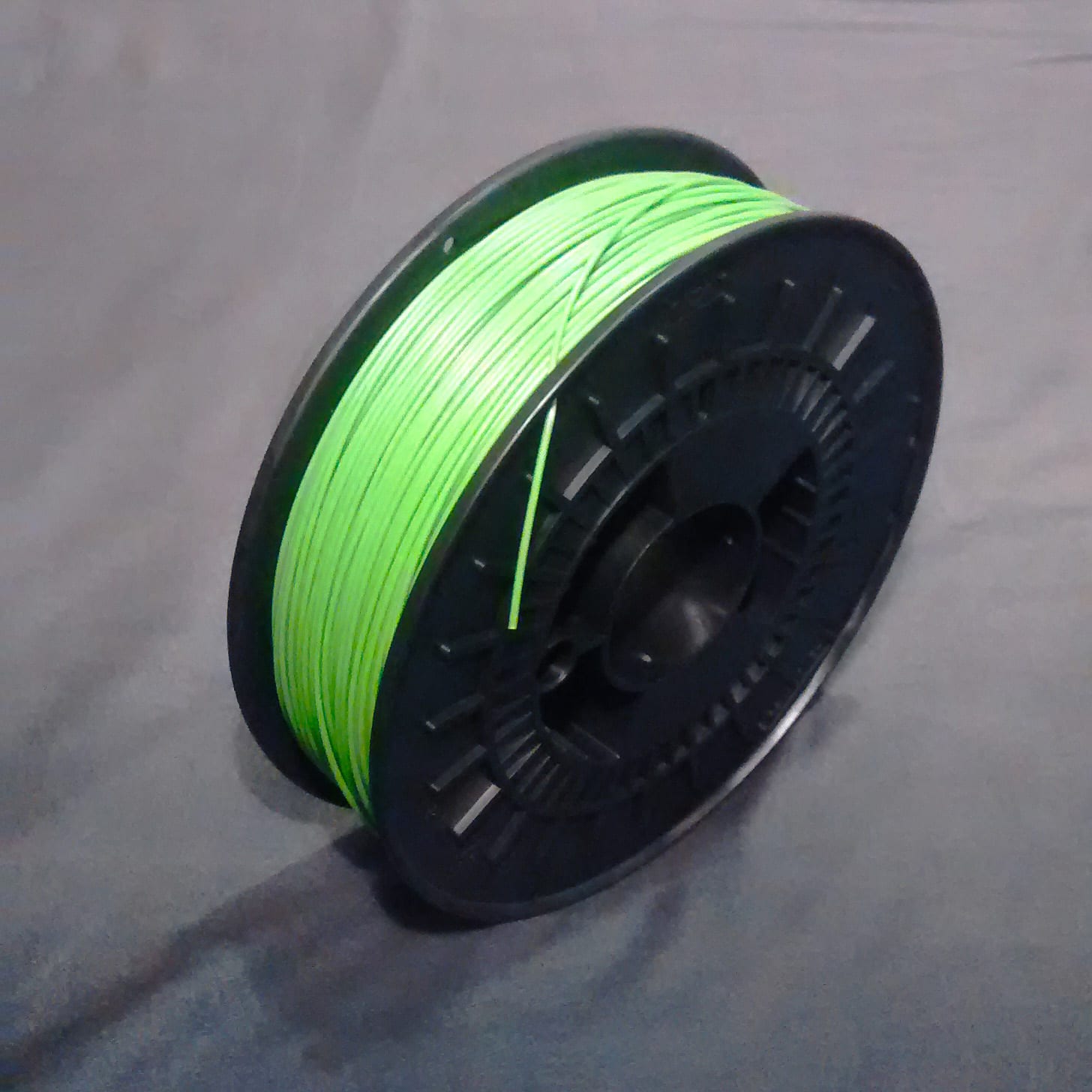Filamentspule auf einem 3D-Drucker