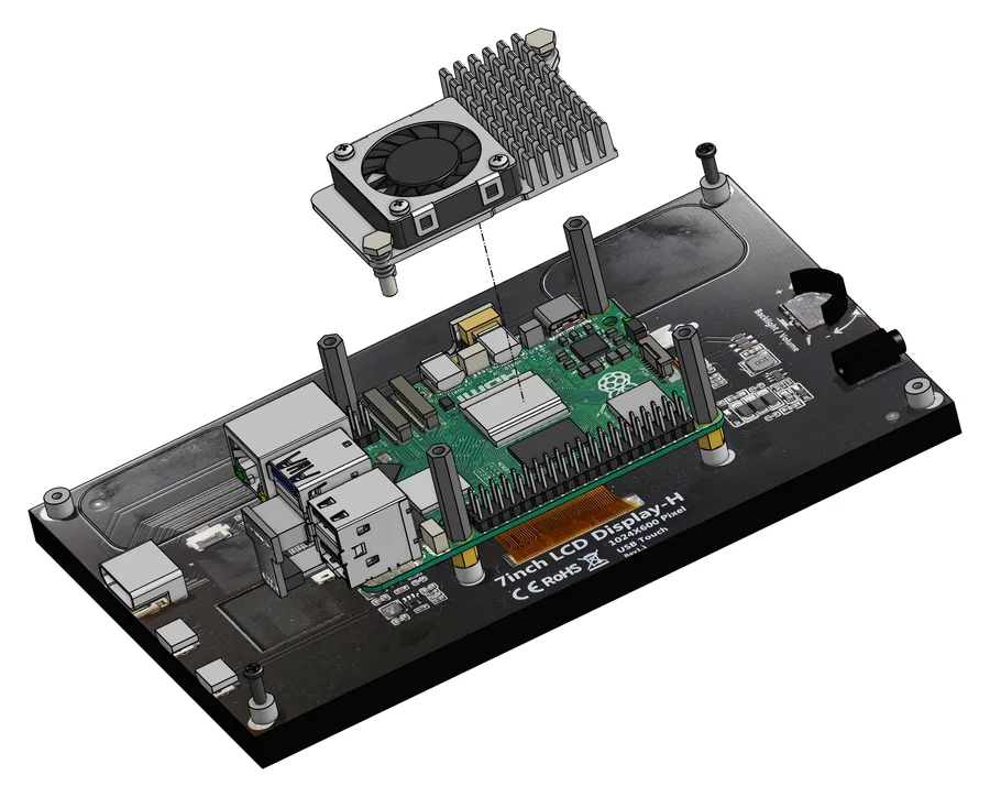 Active Cooler mit Lüfter und Kühlrippen schwebt über dem Raspberry Pi auf dem Display