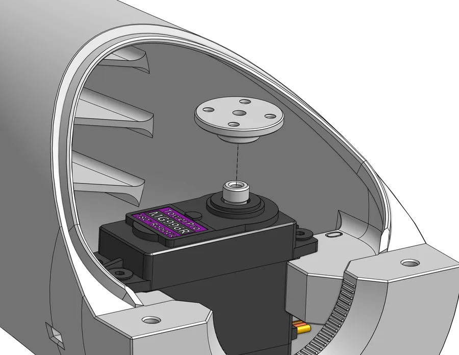 Motoradapter M18 über der Welle des Servos im Gehäuse